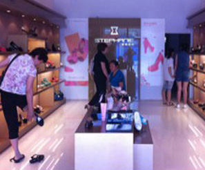 ˿�Ϸ���ŮЬ