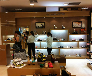 ˿�Ϸ���ŮЬ