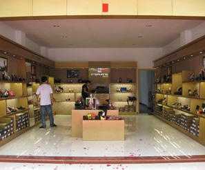 ˿�Ϸ���ŮЬ