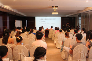 ˿�Ϸ���ŮЬ