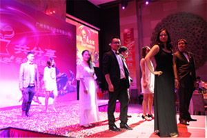 ˿�Ϸ���ŮЬ